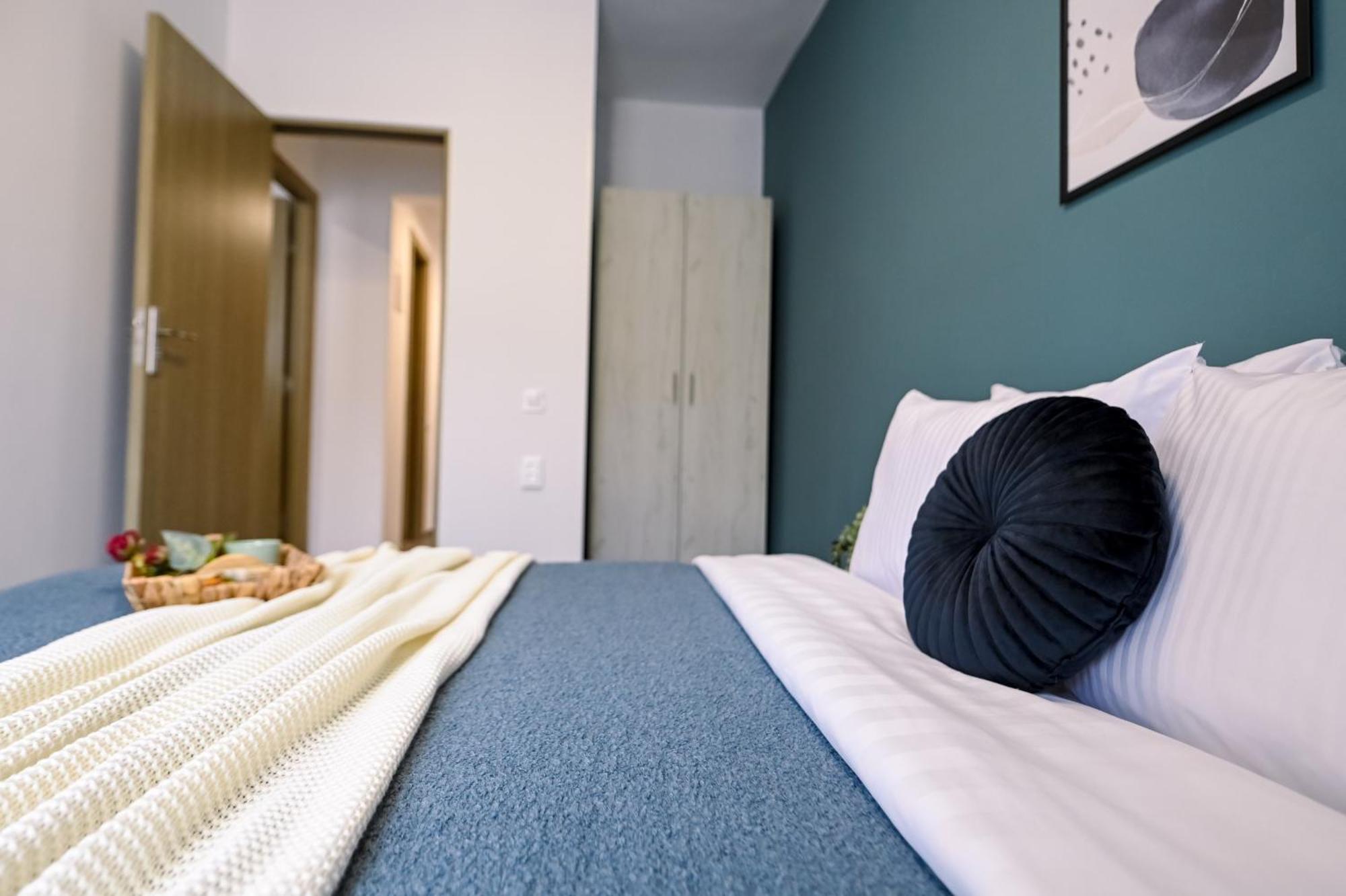 Old Town Charm - Modern & Comfortable Accommodation In The Heart Of The City Bucureşti Ngoại thất bức ảnh