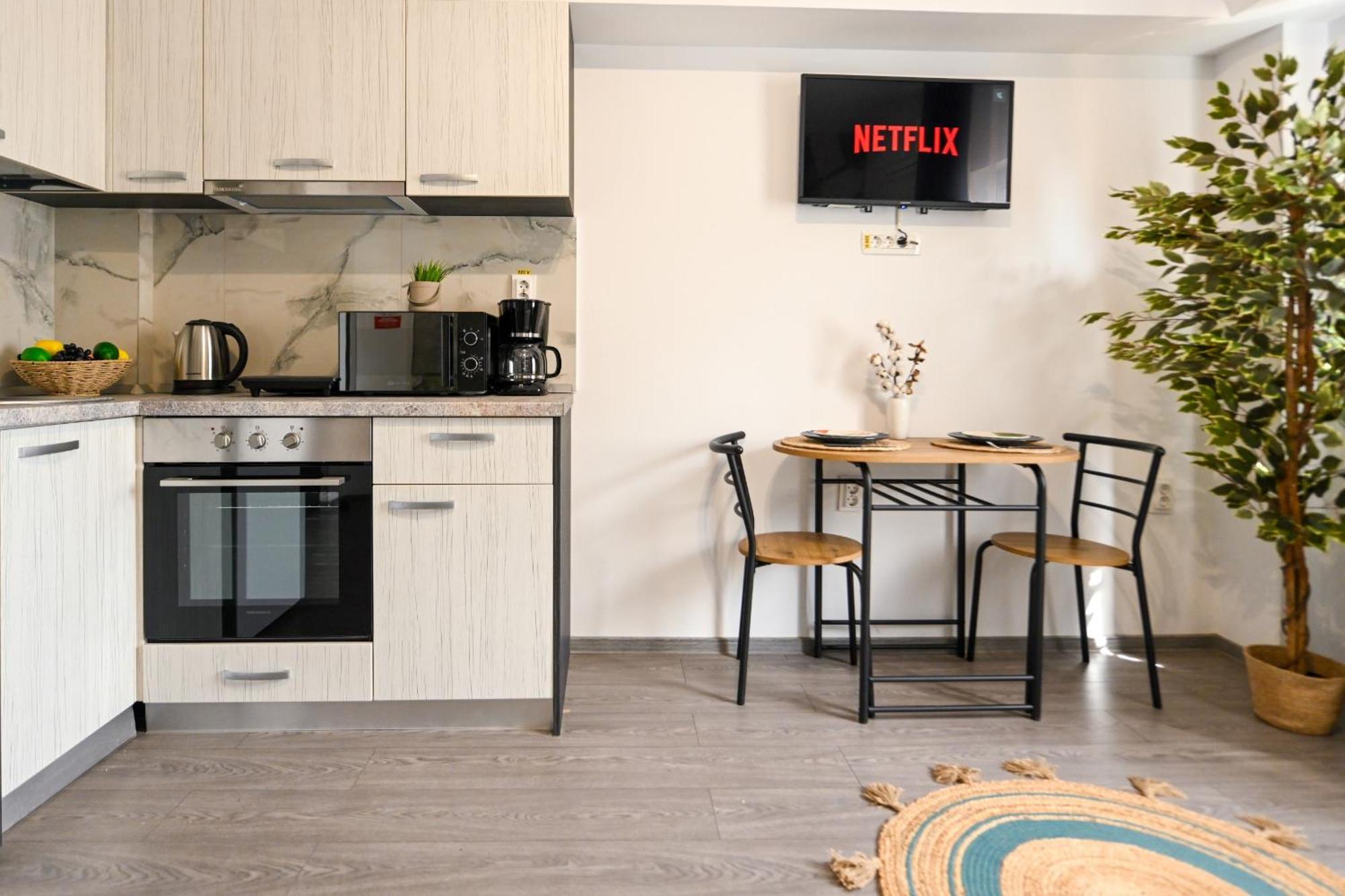 Old Town Charm - Modern & Comfortable Accommodation In The Heart Of The City Bucureşti Ngoại thất bức ảnh
