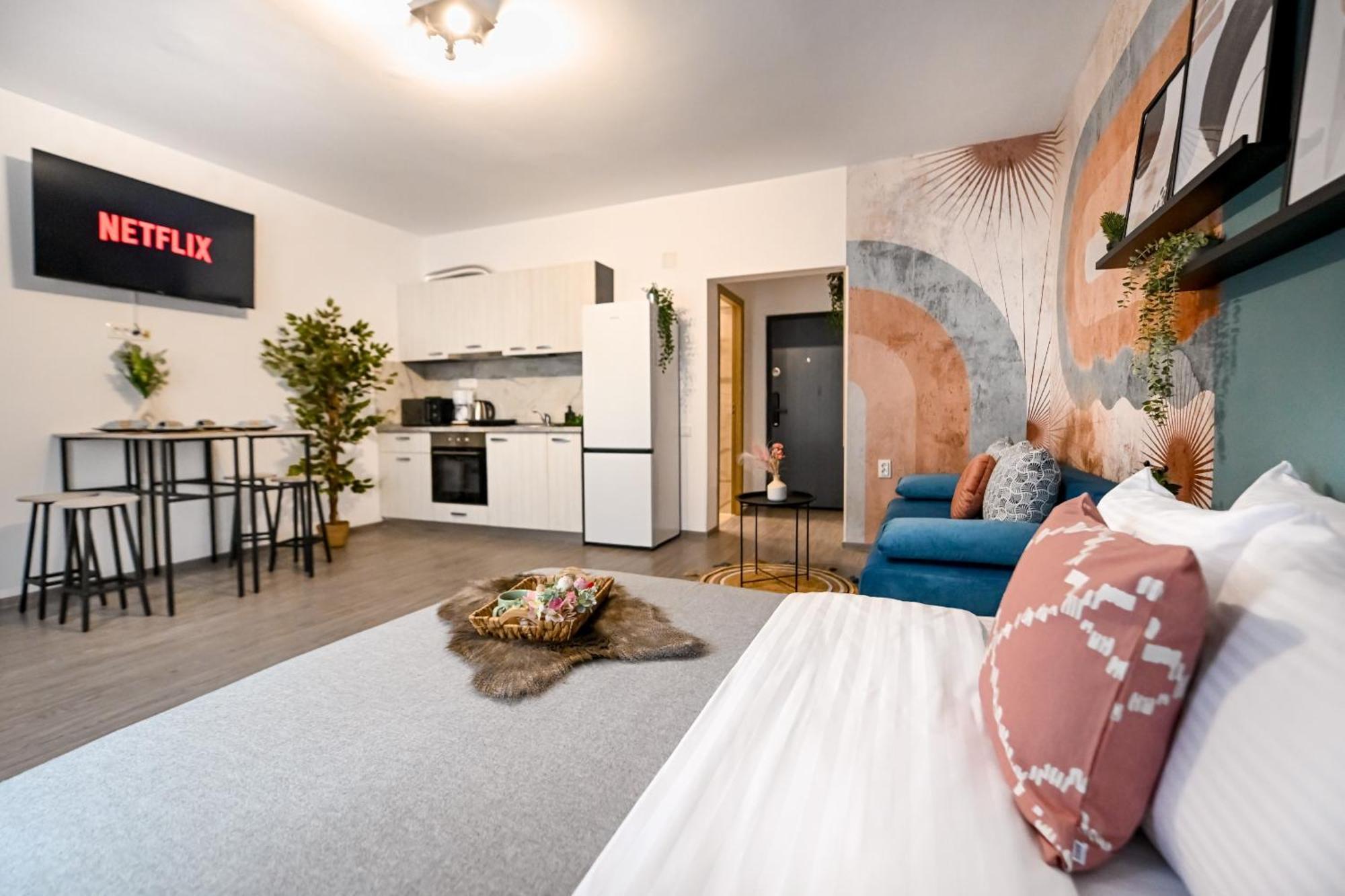 Old Town Charm - Modern & Comfortable Accommodation In The Heart Of The City Bucureşti Ngoại thất bức ảnh